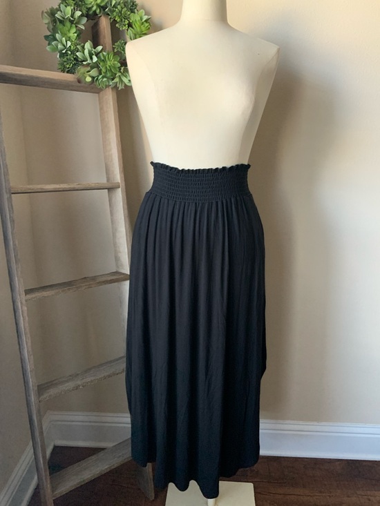 eesome Dresses & Skirts - ee:some black skirt